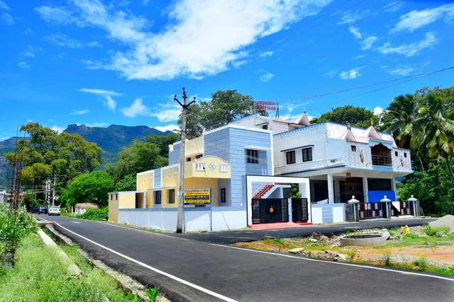 TKN Villa Courtallam