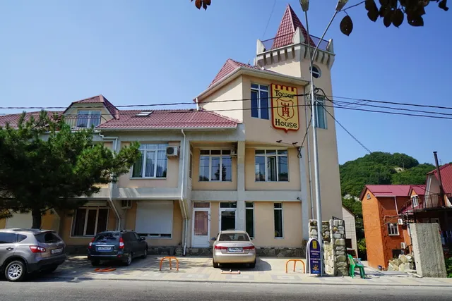 Гостевой дом "Tower House"