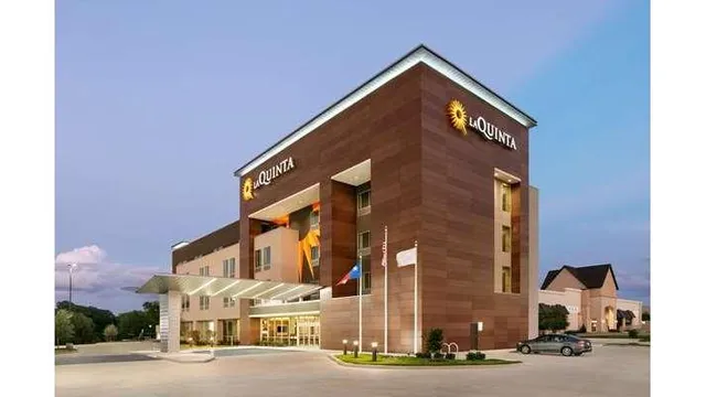 La Quinta Inn & Suites by Wyndham College Station North