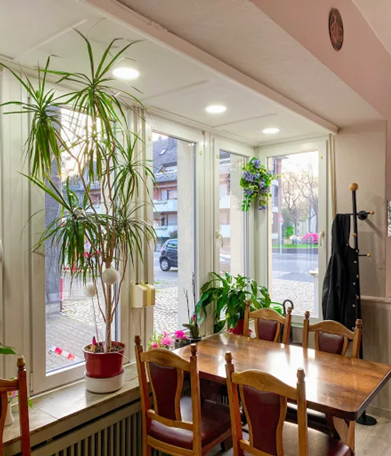 Hasans Holzkohlegrill