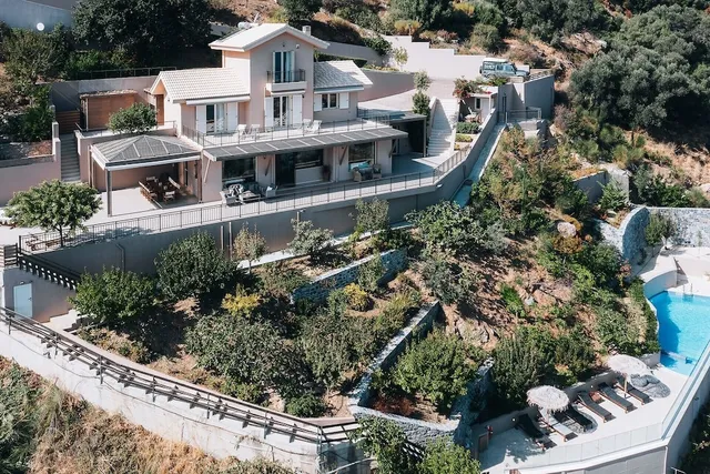 Villa Omikron in Crete