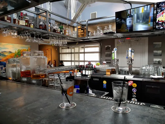 Lake House Bar and Grill