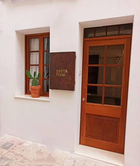 Calma Hotel