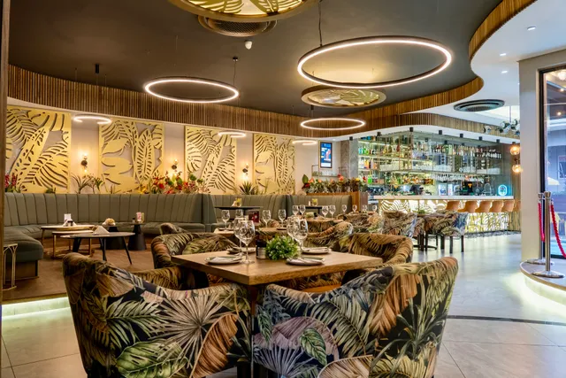 One Restaurant and Lounge