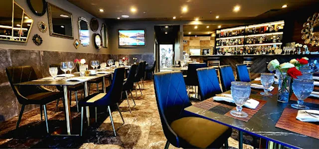 Smoke and Mirrors Gastropub