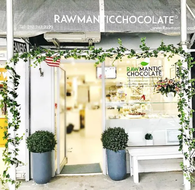 Rawmantic Chocolate | Dubai Chocolate Sugar-Free Vegan Chocolatier