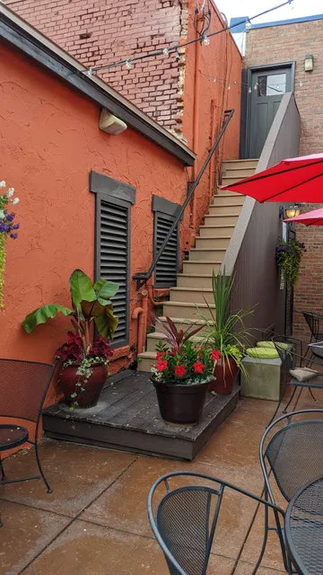 The Vine Beer & Wine Lounge