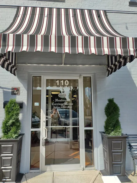 Huntington Carriage House Antique & gift mart