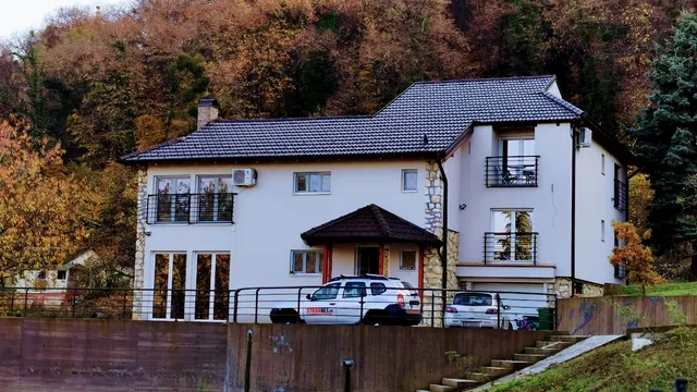 Vila Una, Fruška gora