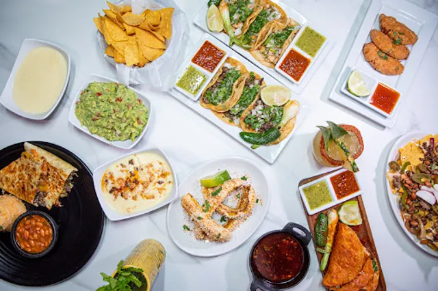 Bellas Kitchen & Bar