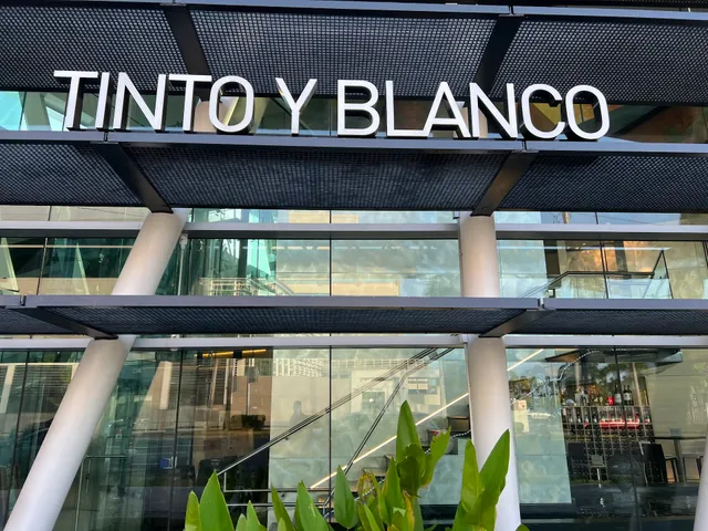 Tinto y Blanco Hato Rey