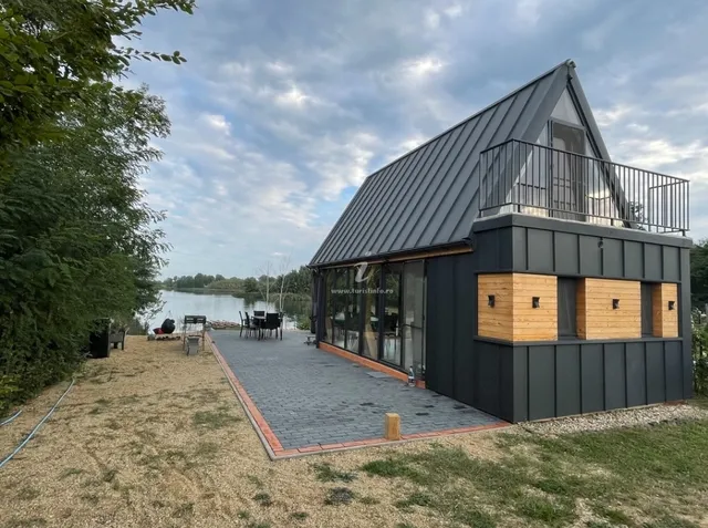 Cabana Lac Apa Stefania