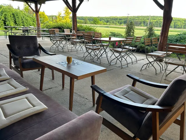 Konkoly Lovarda és Vendégház (Konkoly Bt.)