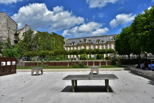 Square Albert-Schweitzer