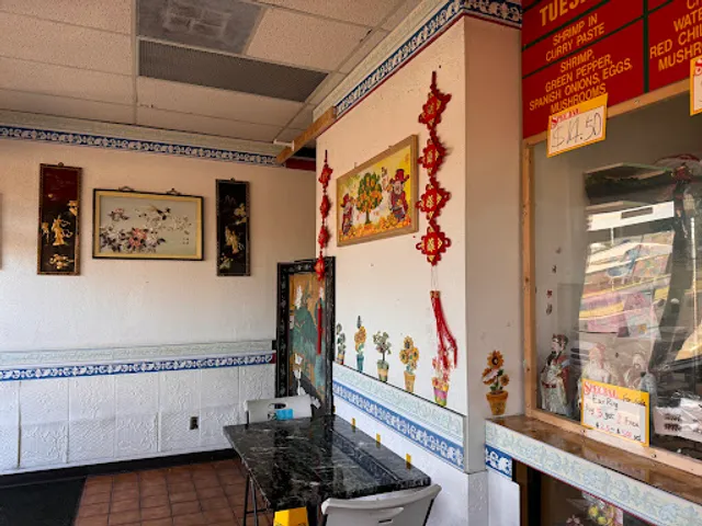 Ho's Kitchen Chinese Carry Out Restaurant