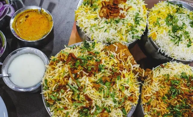 Biryani Pointe Lombard (Home of Butter Chicken)