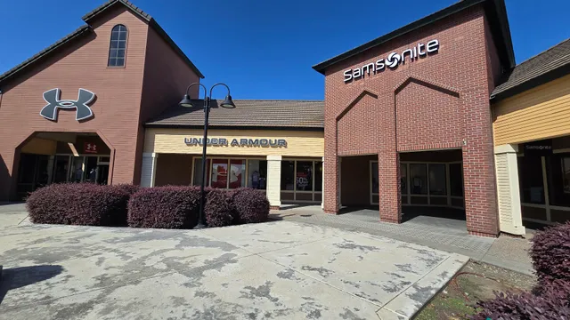 Under Armour Factory House - Vacaville Premium Outlets