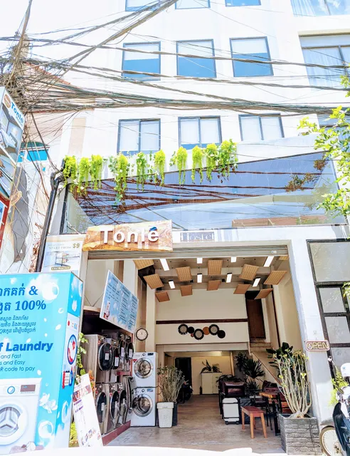 Tonle Hostel