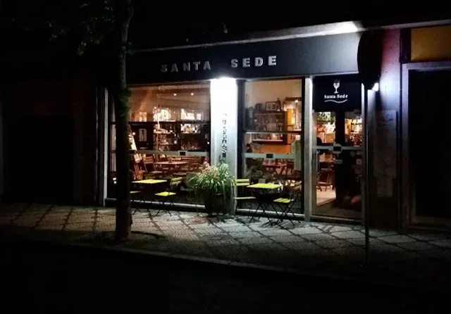 Santa Sede Winebar - Petiscos & Francesinhas