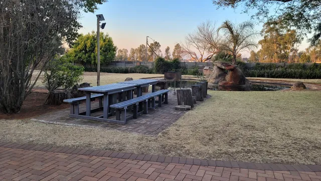 Eastwoods Guest Lodge