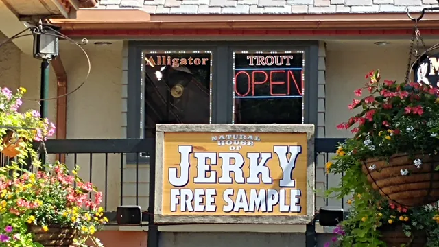 Natural house of jerky / Jerky Store & More LLC.
