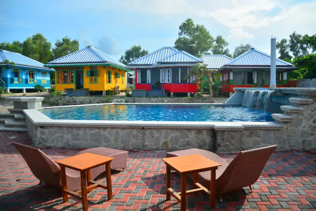 Rock and Wreck Dive Resort