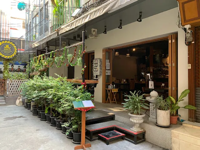 8855 Restaurant & Bar