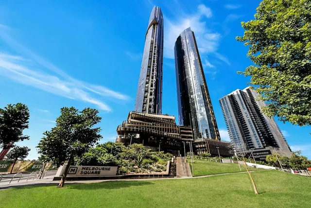 Melbourne Square West Tower