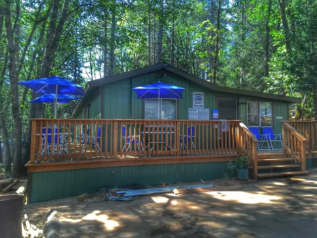 Paradise Pines RV Park - FHU - Safe & Clean