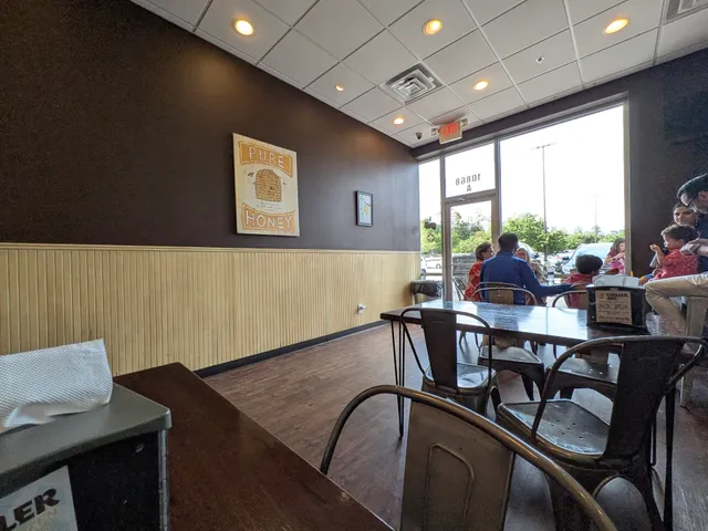 Chiller Bee Frozen Yogurt