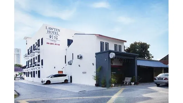 OYO 710 Lawten Hotel
