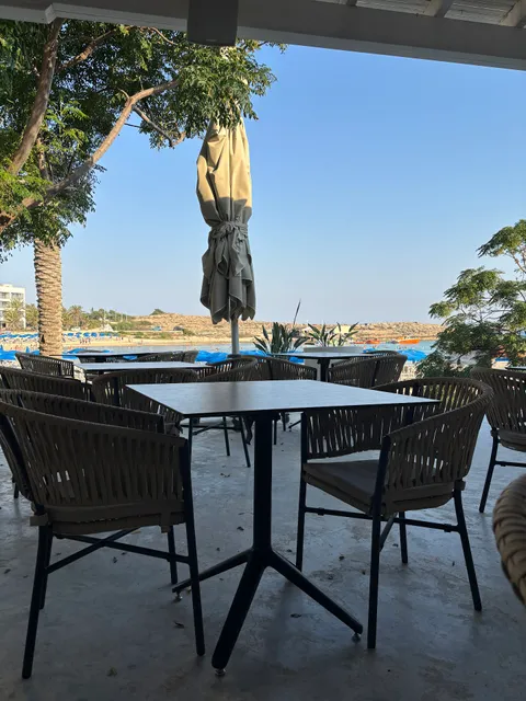 Periyiali Beach Bar Resto