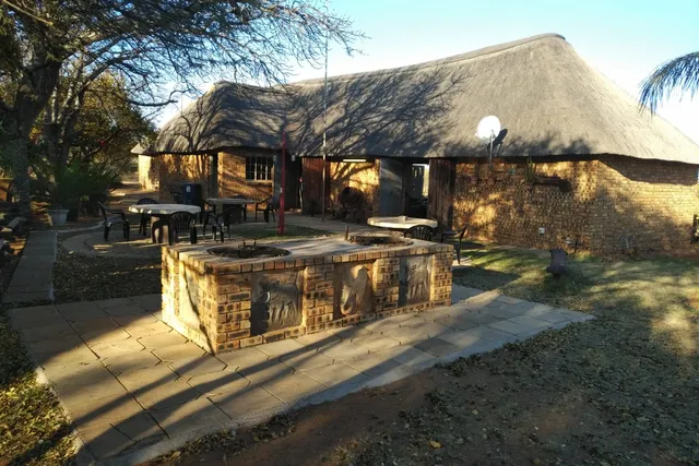 Unathi Game Lodge