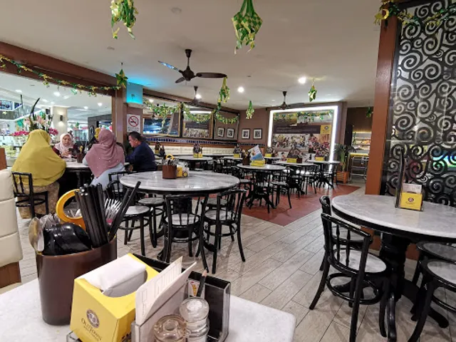 OLDTOWN White Coffee @ Cameron Square