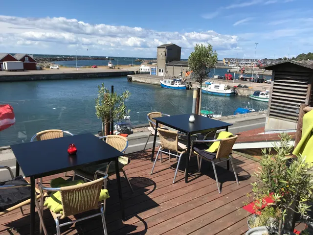 Emajoka, restaurant, loungeterrasse & kunsthåndværk