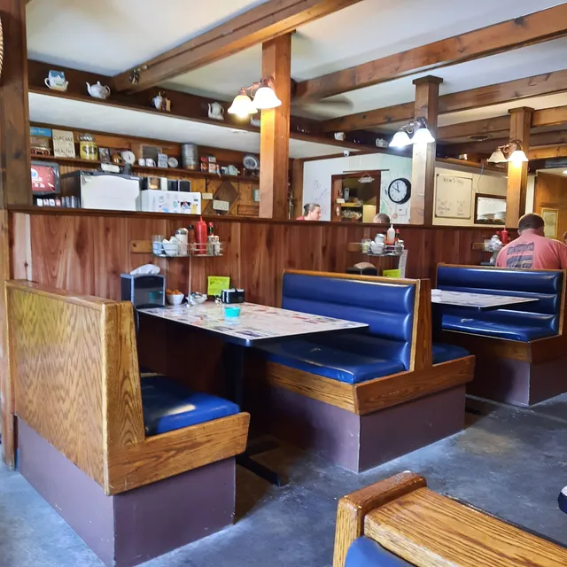 Shirley's In the Woods Cafe