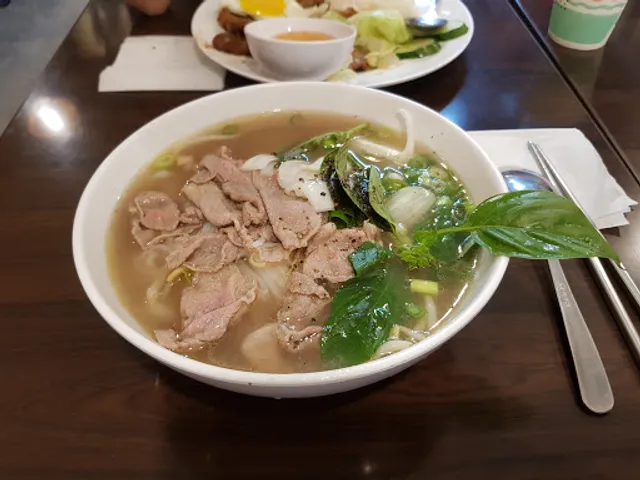 Y Dinh Am Thuc Viet Nam