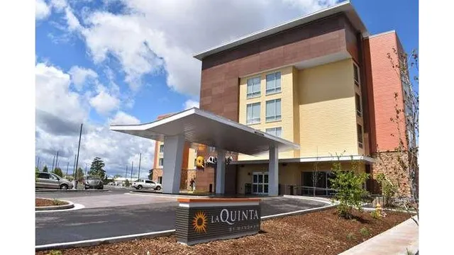 La Quinta Inn & Suites by Wyndham Flagstaff East I-40