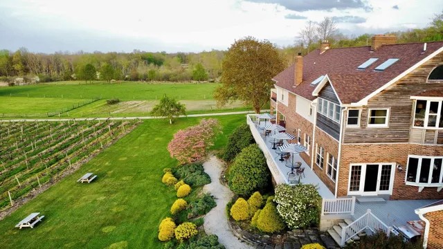 Warner-Concord Farms Bed & Breakfast