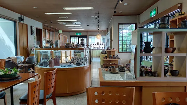 Gallery and Cafe Rihou