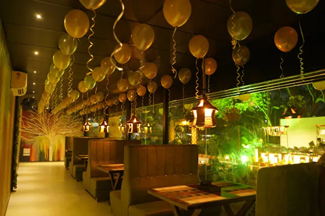 90's Cafe & Restaurant