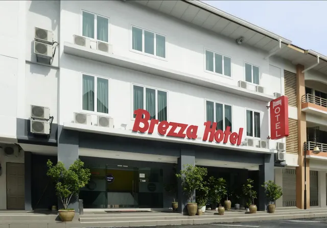 Brezza Hotel ( Pekan Lumut, Perak )