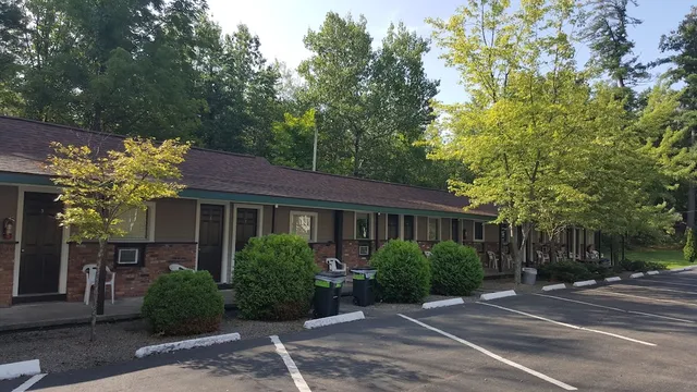Adirondack Oasis Motel