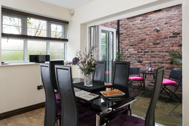 City Apartments - The Light Well