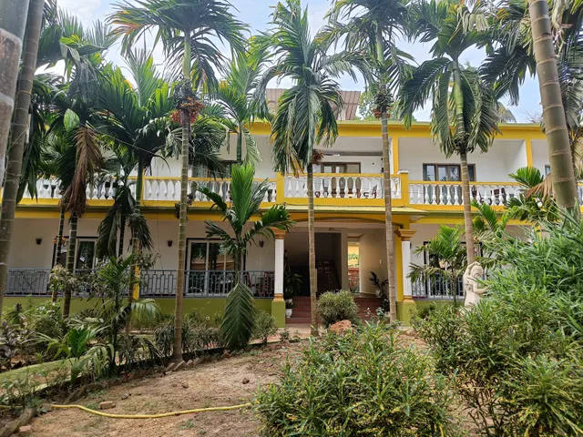 Lavish Exotic Hotel & Apartment