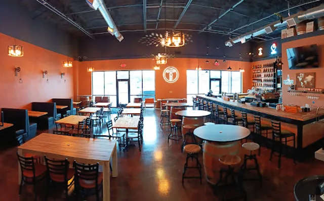 TANNINS Wine Bar & Grill