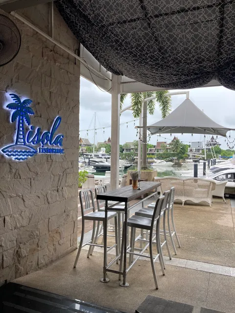 Isola Ristorante Restaurant