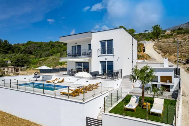 Villa Nonna Tonina, Podstrana