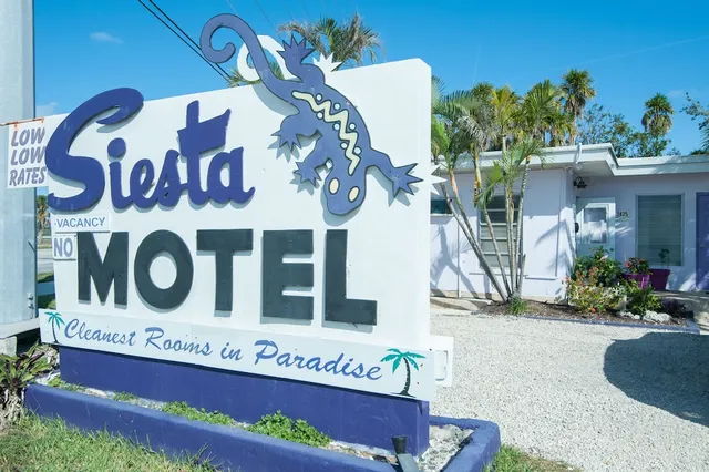 Siesta Motel