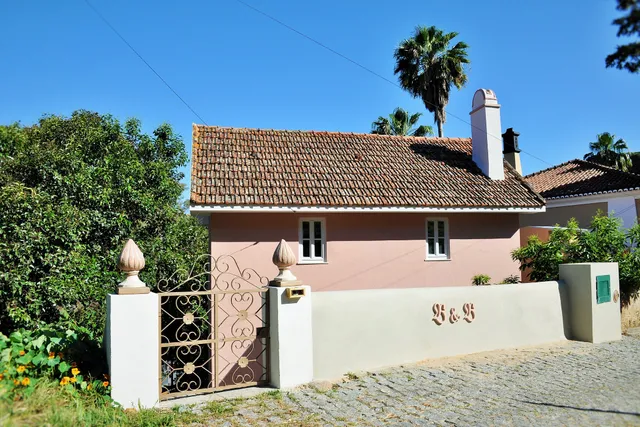 Sleeping Beauty or BELA ADORMECIDA B&B